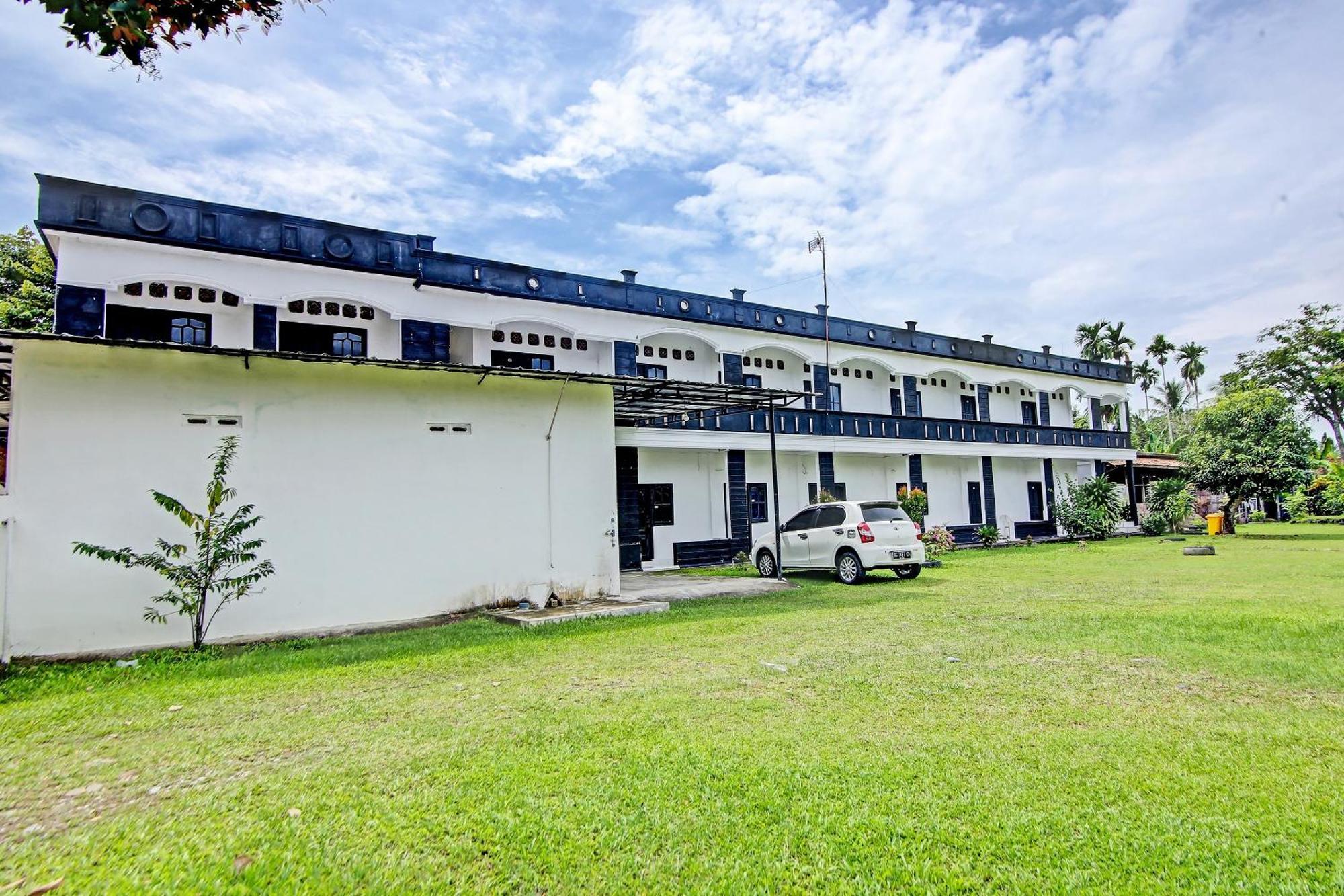 Oyo Life 91127 Wisma Sukajadi Syariah Perabumulih 외부 사진