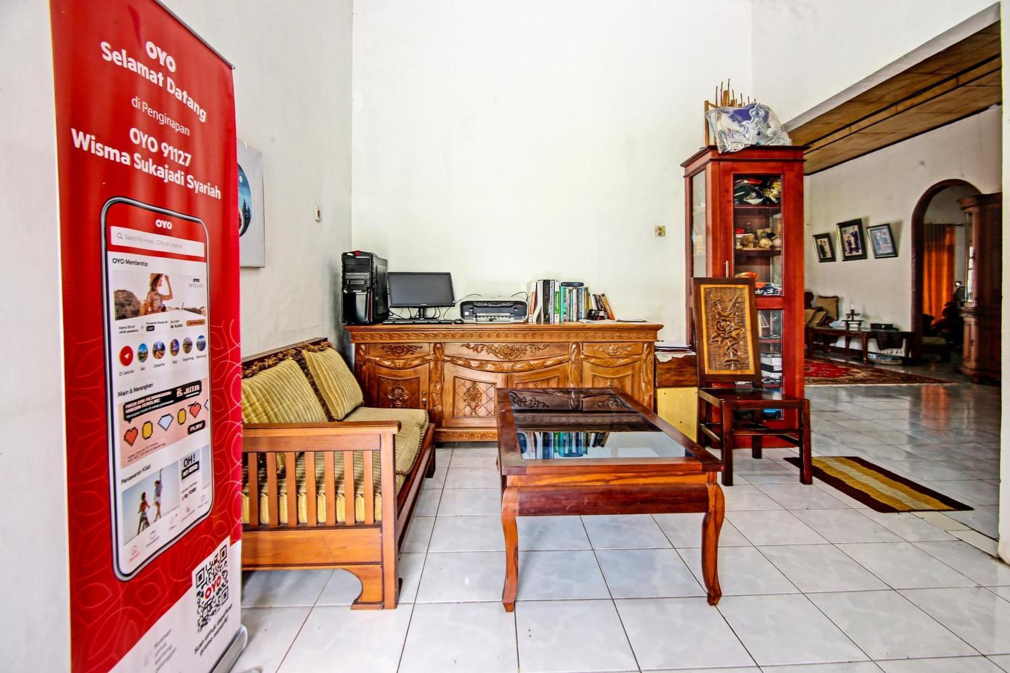 Oyo Life 91127 Wisma Sukajadi Syariah Perabumulih 외부 사진